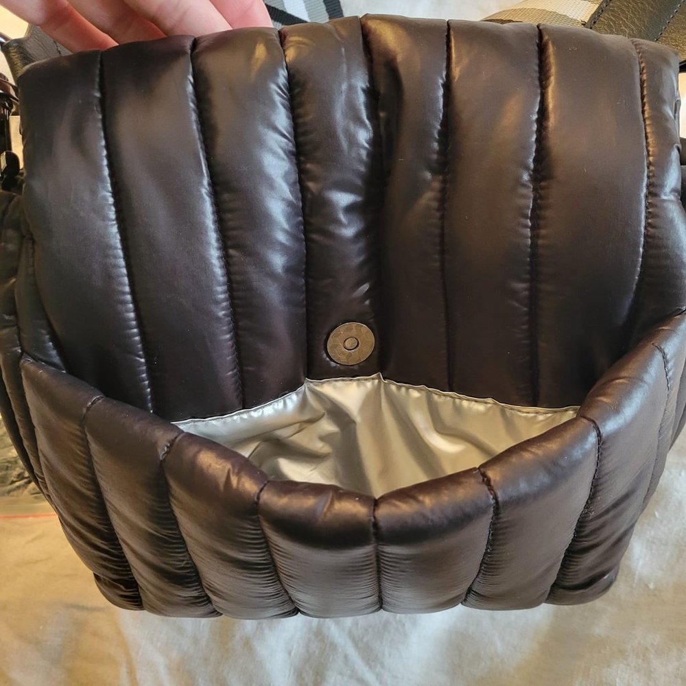 THINK ROYLN Quilted Puffer Crossbody Bag in Black - Picture 5 of 11